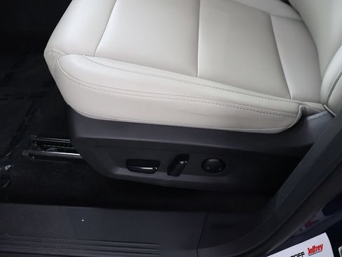 Used 2025 Nissan Murano SL AWD/4WD image 31