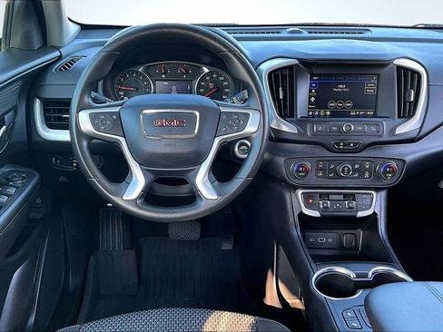 Used 2023 GMC Terrain SLE w/ Driver Convenience Package image 5