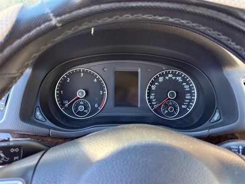 Used 2014 Volkswagen Passat TDI SEL Premium image 15