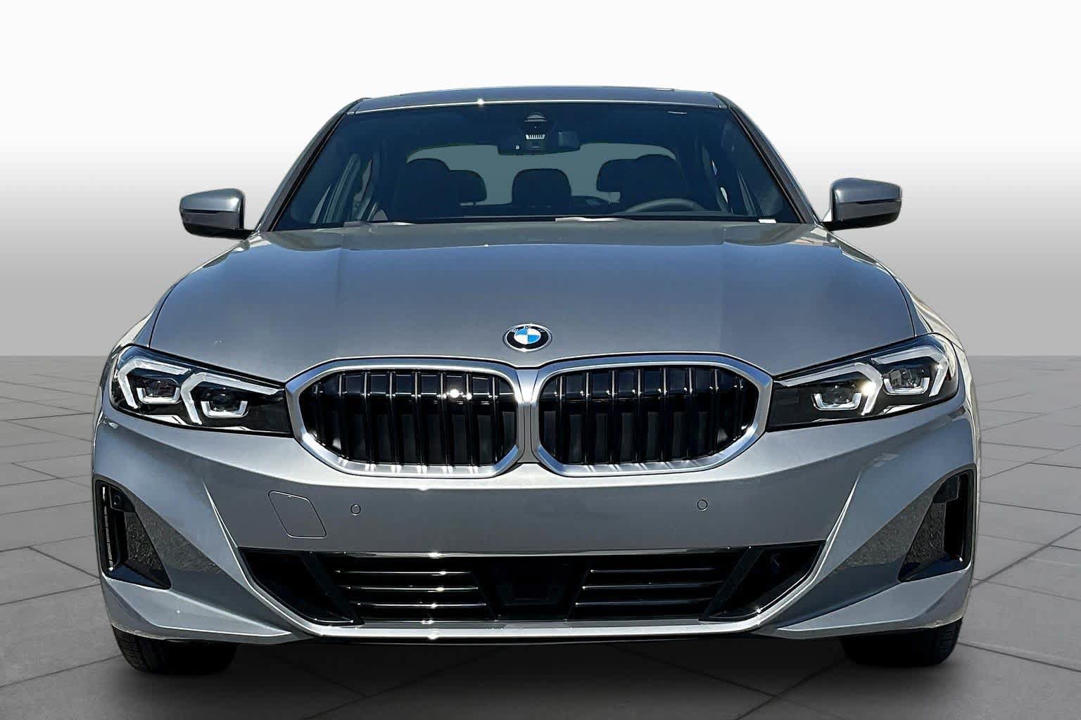 Used 2026 BMW 330i xDrive Sedan w/ Premium Package AWD/4WD image 3