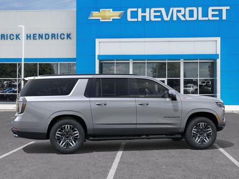 New 2026 Chevrolet Suburban Z71 w/ Comfort Package AWD/4WD image 7
