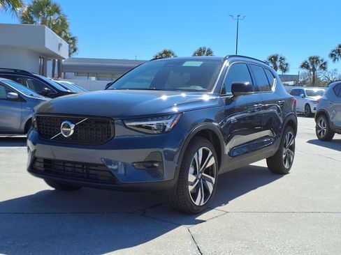 New 2026 Volvo XC40 B5 Ultra w/ Protection Package Premier image 3