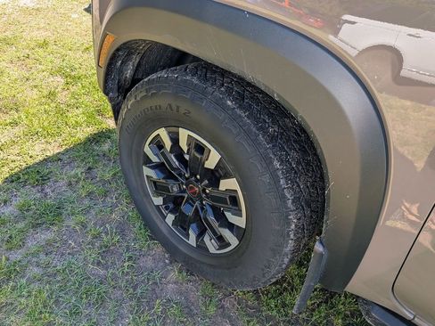 Used 2023 Nissan Frontier Pro-X w/ Pro Convenience Package image 6