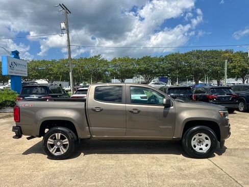 Used 2017 Chevrolet Colorado W/T w/ Custom Special Edition AWD/4WD image 4