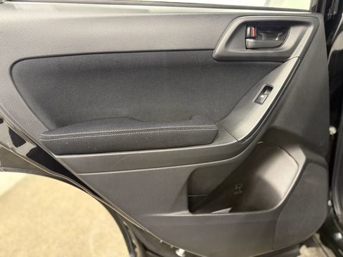 Used 2015 Subaru Forester 2.5i w/ Alloy Wheel Package image 29