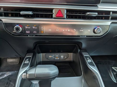 Used 2025 Kia Sorento S w/ Panoramic Sunroof Package image 23