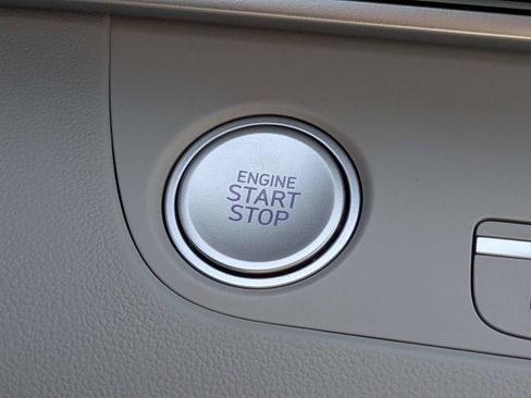 Used 2025 Hyundai Elantra Limited FWD image 32