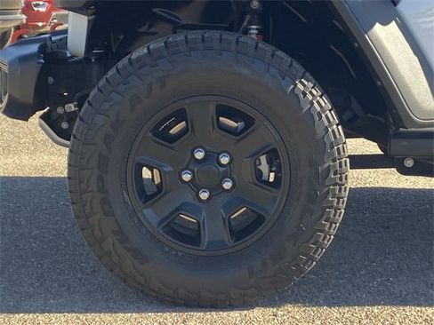 Used 2022 Jeep Gladiator Mojave w/ LED Lighting Group image 10