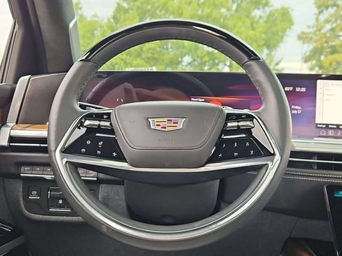 Certified 2025 Cadillac Escalade Sport Platinum AWD/4WD image 11