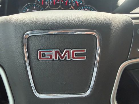 Used 2018 GMC Yukon XL SLT image 31