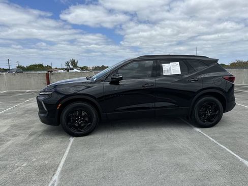 Used 2024 Chevrolet Blazer LT w/ Midnight/Sport Edition FWD image 17