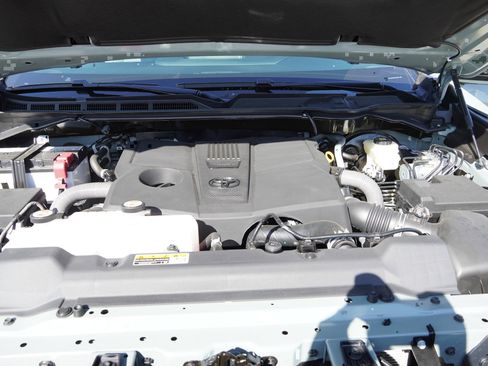 New 2026 Toyota Tundra Limited w/ TRD Off-Road Package image 20