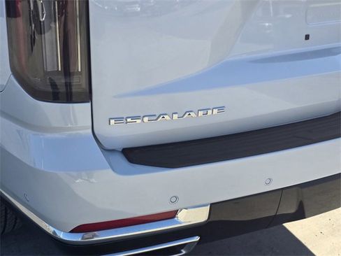New 2026 Cadillac Escalade 2WD w/ LPO, Floor Liner Package image 11