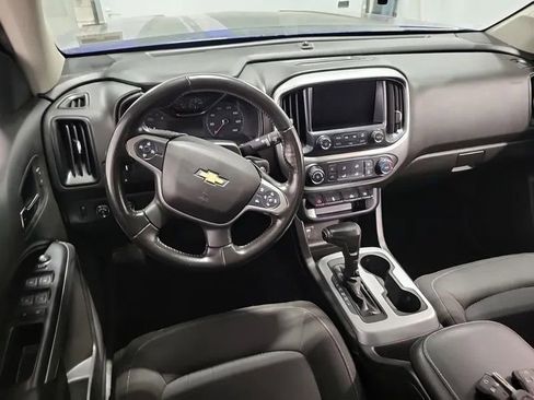 Used 2017 Chevrolet Colorado LT AWD/4WD image 3