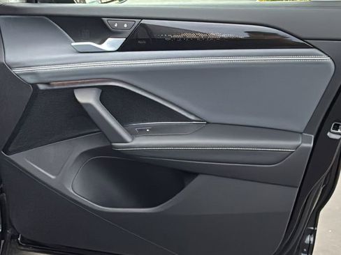 New 2026 Volkswagen Tiguan SEL R-Line image 32