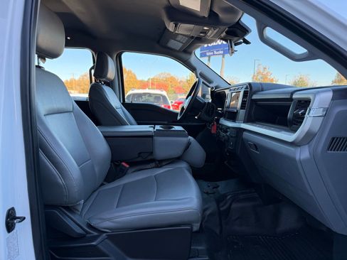 Used 2023 Ford F450 XL w/ Snow Plow Prep Package image 35