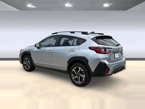 Used 2025 Subaru Crosstrek 2.5i Premium AWD/4WD image 3