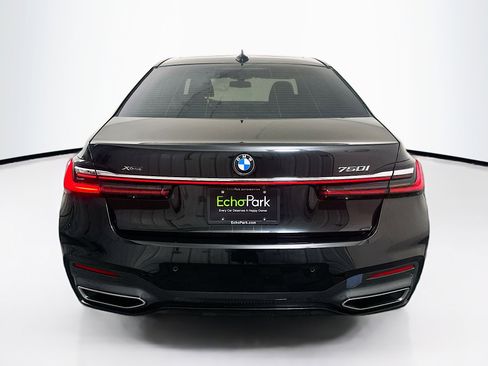 Used 2020 BMW 750i xDrive w/ Executive Package image 7