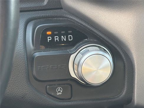 Used 2024 RAM 1500 Laramie RWD image 32