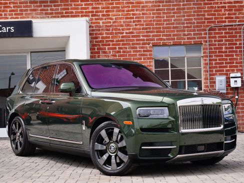 Certified 2023 Rolls-Royce Cullinan w/ Cullinan Package image 20