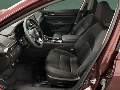 Used 2024 Nissan Altima 2.5 SV image 12