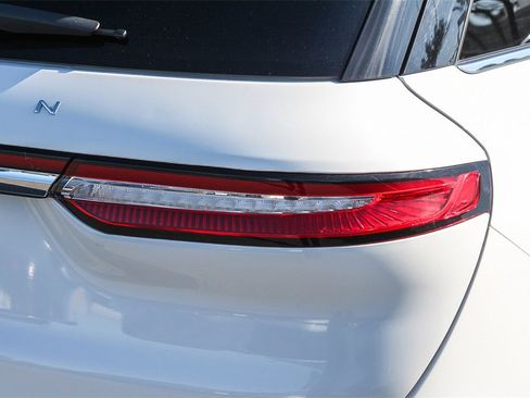 Used 2022 Lincoln Corsair Reserve w/ Equipment Group 201A image 11