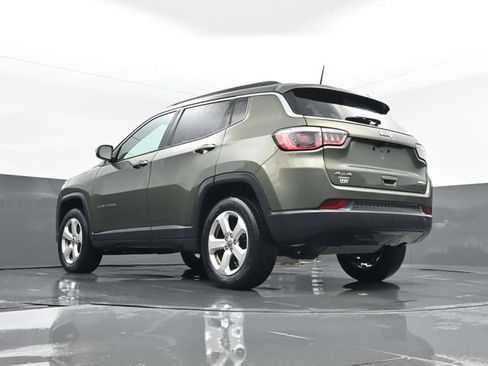 Used 2018 Jeep Compass Latitude AWD/4WD image 21