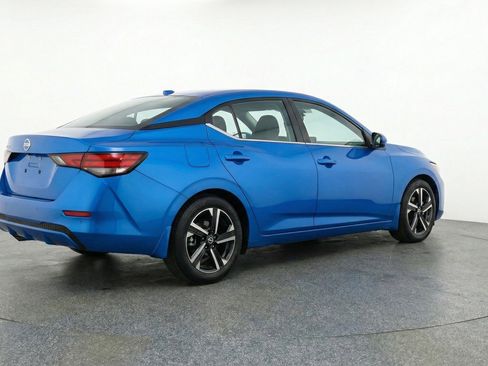 Used 2025 Nissan Sentra SV FWD image 9