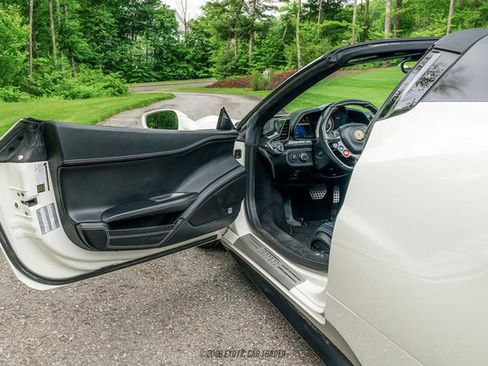 Used 2015 Ferrari 458 Spider RWD image 45