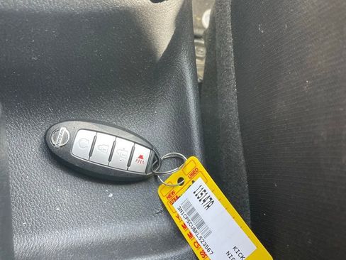 Used 2019 Nissan Kicks SV image 12