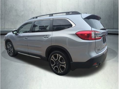 Used 2025 Subaru Ascent Limited image 3