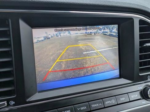 Used 2018 Hyundai Elantra SEL FWD image 14