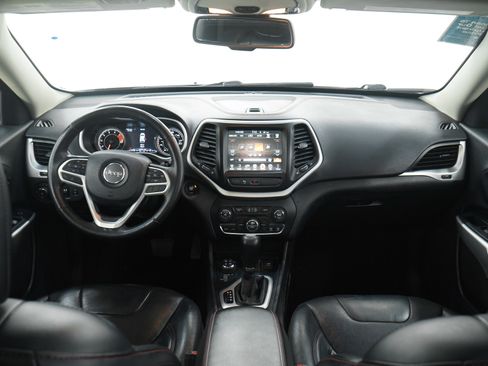 Used 2017 Jeep Cherokee Trailhawk image 13