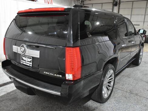Used 2010 Cadillac Escalade ESV Premium AWD/4WD image 6