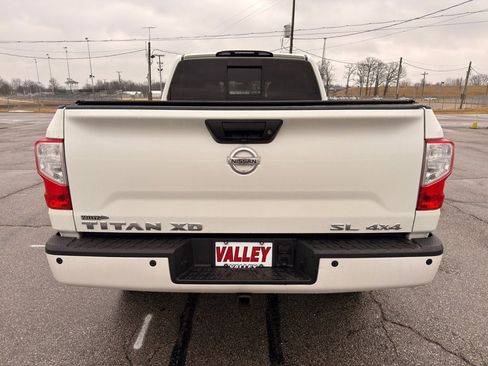 Used 2016 Nissan Titan SL image 11