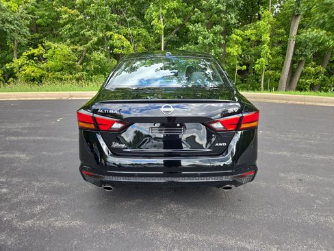 Used 2024 Nissan Altima 2.5 SV w/ SV Premium Package image 8