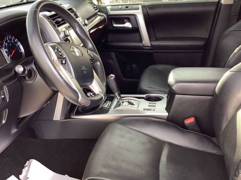 Used 2014 Toyota 4Runner Limited AWD/4WD image 31