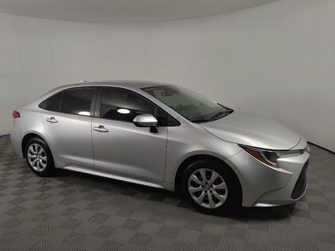 Used 2022 Toyota Corolla LE FWD image 11