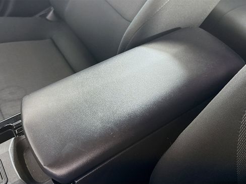 Used 2023 Toyota Prius LE image 18