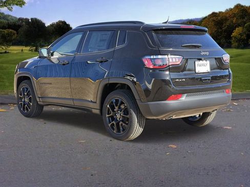 New 2026 Jeep Compass Latitude image 3