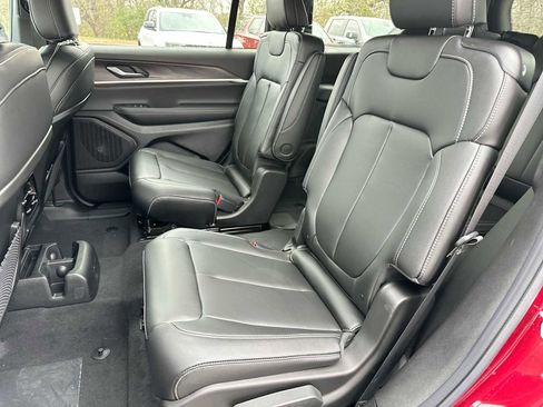 New 2025 Jeep Grand Cherokee L Limited w/ Black Appearance Package image 23