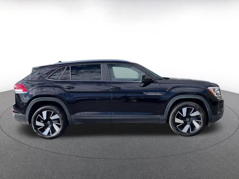 Used 2025 Volkswagen Atlas Cross Sport SE image 16