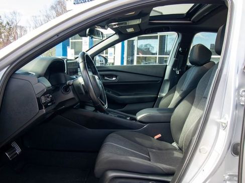 Used 2024 Honda Accord Sport image 9