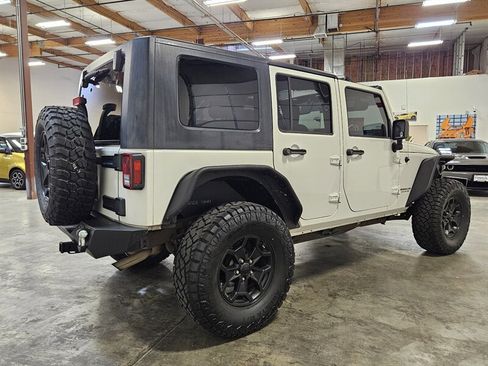 Used 2009 Jeep Wrangler Unlimited X AWD/4WD image 6