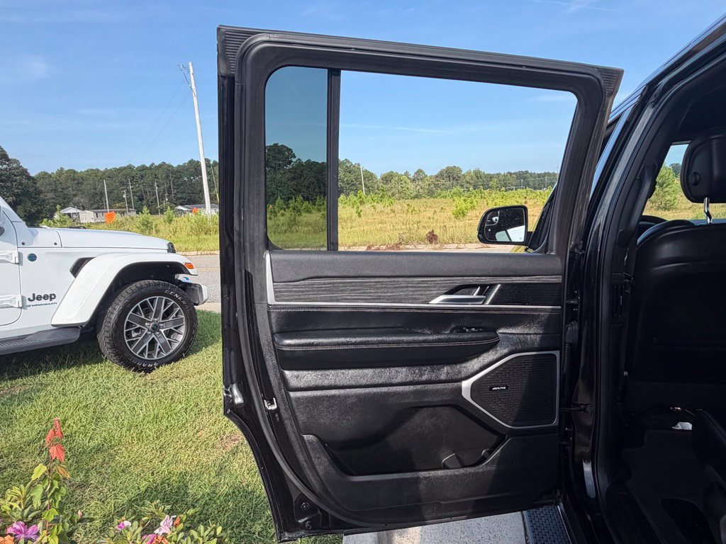 Used 2022 Jeep Wagoneer Series II AWD/4WD image 49