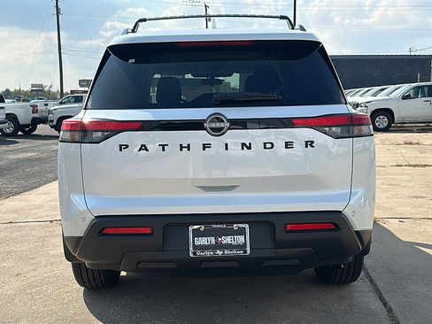 New 2025 Nissan Pathfinder SV w/ Black Appearance Package image 7
