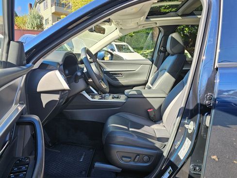 Certified 2024 MAZDA CX-90 Plug-In Hybrid w/ Premium Pkg image 23