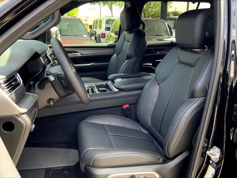 New 2026 Jeep Grand Wagoneer L Limited AWD/4WD image 7