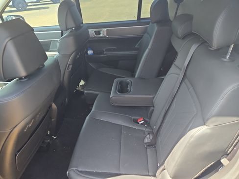 Used 2024 Hyundai Santa Fe SEL FWD image 16