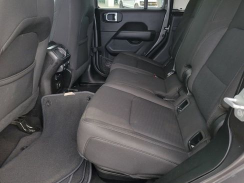 Used 2020 Jeep Gladiator Overland image 8